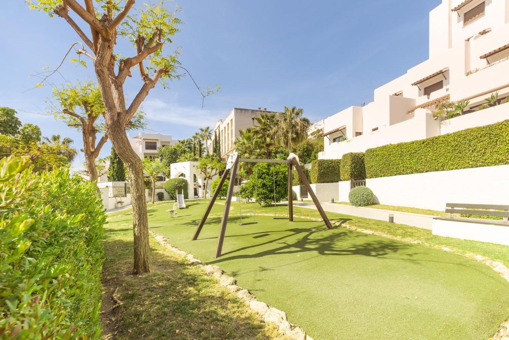 Full Apartment With Private Pool Εστεπόνα Εξωτερικό φωτογραφία